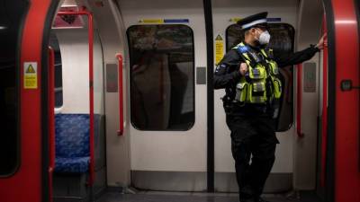 Взрыв произошел у станции метро в Лондоне — видео