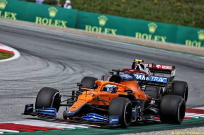 В McLaren извинились перед Риккардо