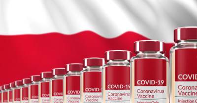 Польша задумалась о взимании платы за вакцинацию от COVID
