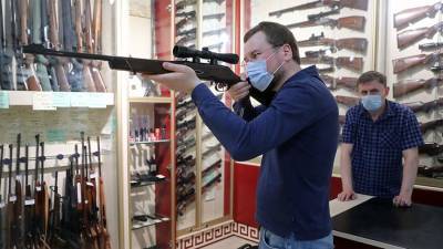 Путин утвердил повышение возраста приобретения охотничьего оружия до 21 года