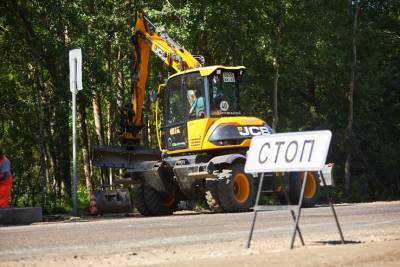 В Ломоносовском районе начался капитальный ремонт дороги на Ропшу
