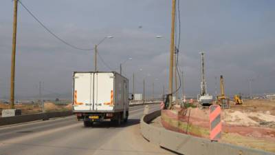 Водитель грузовика чинил машину, и его раздавило насмерть на юге Израиля