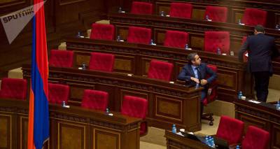 Все смешалось в доме Армянском: "протестанты" и "отверженные" в одном парламенте