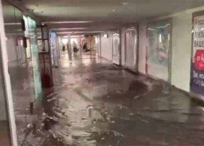 Ураган в Москве: затоплено метро и телецентр Останкино, в городе пробки