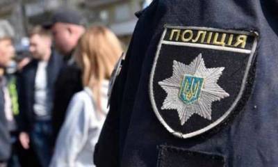 У Києві нетверезі чоловіки з дружинами напали на поліцейських