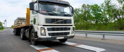 Зеленский подписал закон об усилении габаритно-весового контроля на дорогах