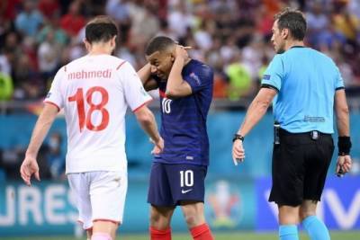 Швейцария в матче с французами победила в серии пенальти и вышла в 1/4 Евро-2020