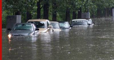 Как сохранить автомобиль от последствий потопа: основные правила