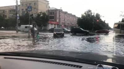 Новости на "России 24". На Нижний Новгород обрушился ураган. Движение транспорта затруднено