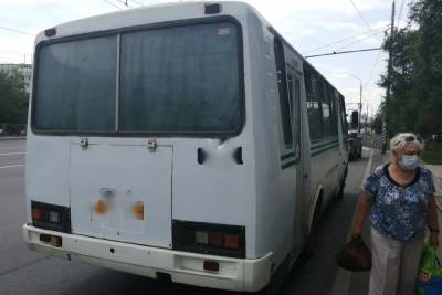 В Оренбурге дачные автобусы просто стоят на конечной