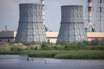 Петербуржцам рассказали, чем опасно купание в городских водоемах