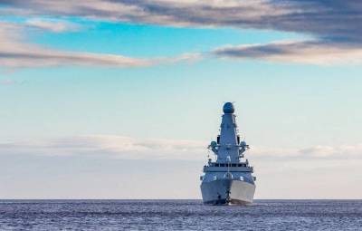 Британское Минобороны признало утерю секретных планов по действию эсминца HMS Defender в Чёрном море