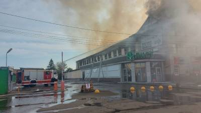 В Пензе пожар охватил торговый центр “Триумф”