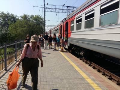 В Астраханской области продлили период курсирования пригородных поездов между станциями Кутум и Дельта