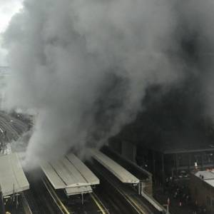 На железнодорожной станции в Лондоне произошел сильный пожар