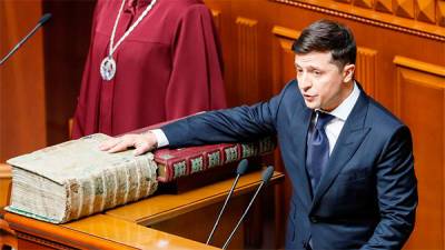 Изменения в Конституции: Когда Зеленский попытается сделать президентско-парламентскую республику