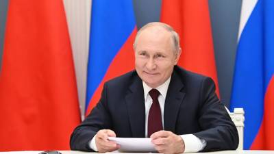Путин поздравил российских судостроителей с профессиональным праздником