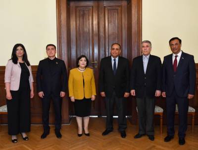 Делегация парламента Азербайджана посетила посольство страны в Венгрии (ФОТО)