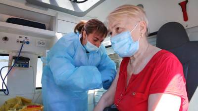 Вслед за Москвой: регионы вводят обязательную вакцинацию для части жителей