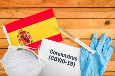 Тысячи людей отправились на карантин в Испании из за резкого скачка заболеваемости COVID-19 и мира