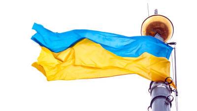 В Киеве предприниматели устроили похоронное шествие с гробом и венками