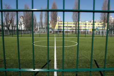 На Украине захотели запретить посещать школы непривитым от коронавируса детям