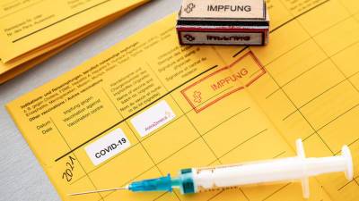 В Кремле обеспокоены продажей поддельных сертификатов о вакцинации от COVID-19