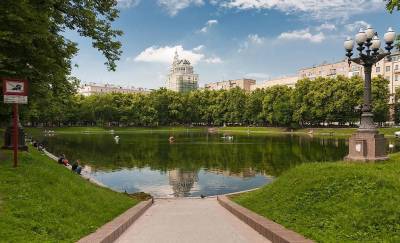 В Москве ограничили въезд на Патриаршие пруды без прописки