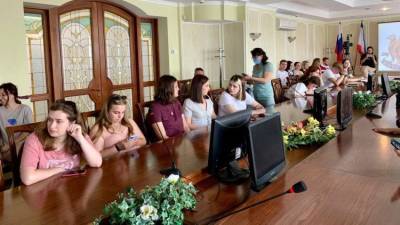 Мастер-класс SputnikPro провели для будущих журналистов в Крыму