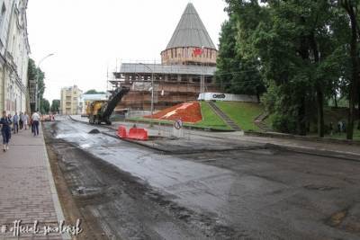 В Смоленске перед зданием мэрии асфальт заменят тротуарной плиткой