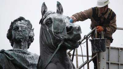 Домик, лошадь, 200 млн: Петербург активизирует подготовку к юбилею основателя