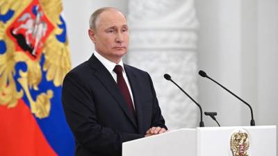 В Кремле объяснили, почему не отменили прямую линию с Владимиром Путиным