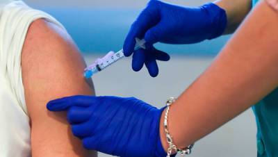 В Минздраве заявили, что все три российские вакцины от COVID-19 эффективны и безопасны