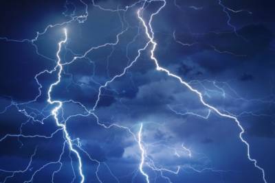 В Сысольском районе в электроподстанцию ударила молния
