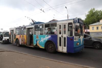 На улицы Иванова вышел «троллейбус добра», нарисованный детьми