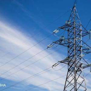 В Украине цену на электроэнергию для населения не будут повышать до августа