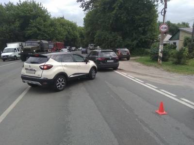 В ДТП с грузовиком на улице Ситниковской пострадал человек