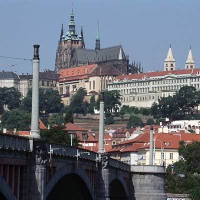 В Праге мужчина выстрелом тяжело ранил сотрудницу бюро по трудоустройству