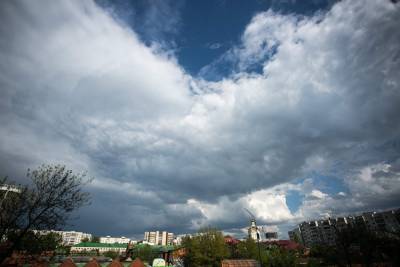 МЧС предупредило о грозах, граде и сильном ветре в Свердловской области