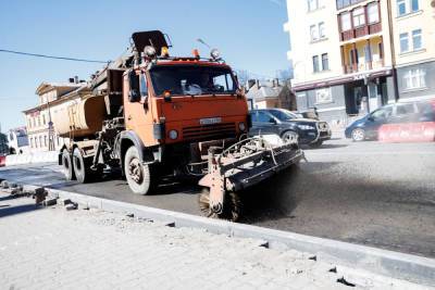 Около 1 млрд рублей потратят на ремонт дорог в Пскове в этом году