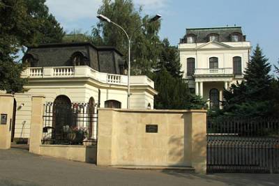 МИД Чехии признал законными права посольства России на территорию в Праге