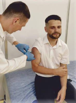 Роман Романенков: «Надеюсь, что на своем примере смогу убедить антипрививочников что вакцинация необходима и безопасна»