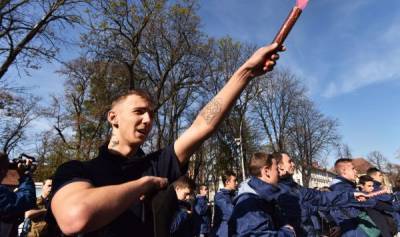 "Мрачный гротеск": в Польше уличили Украину в симпатиях к нацистам