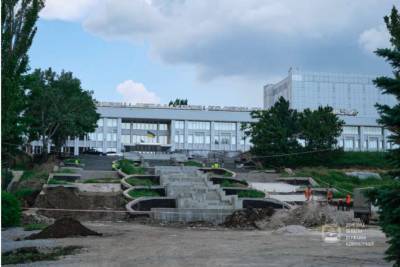 В Мариуполе строят самый большой в Украине каскадный фонтан(фото)