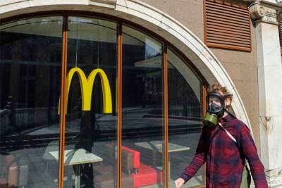 В России McDonald’s решил премировать привитых сотрудников