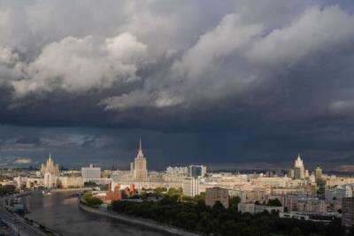 Москвичей призвали к осторожности из-за усиления ветра