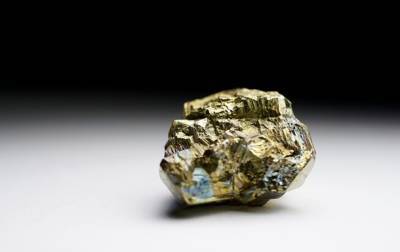 Исследователи обнаружили золото в широко распространенном минерале и мира