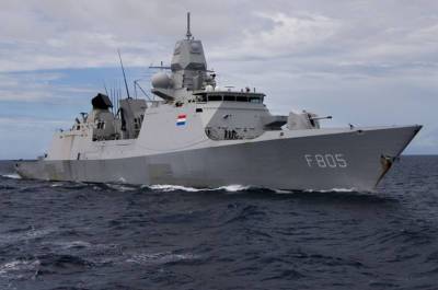 Российские истребители напугали экипаж голландского корабля в Черном море