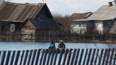 Более 135 человек находятся в зоне подтопления в Новгородской области