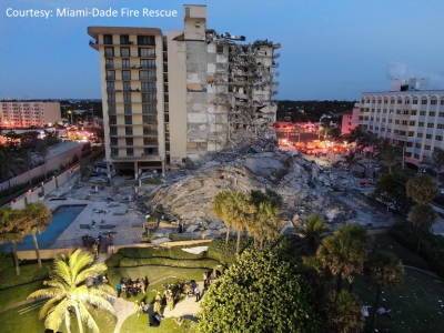Здания рядом с обрушившейся многоэтажкой в Майами начали трескаться и мира